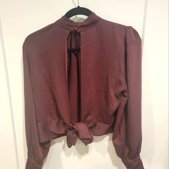 Dynamite-Purple Top For Women-Size: USA Medium - Picture 6 of 7